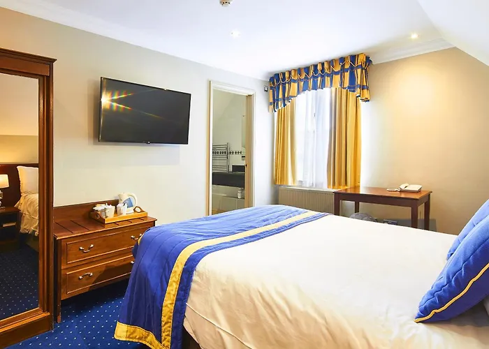 The George Hotel